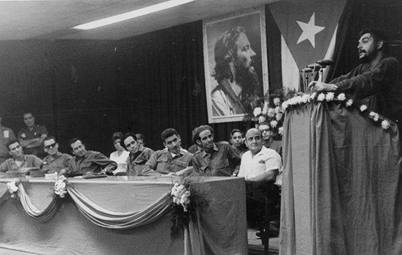 Discurso en homenaje al Comandante Camilo Cienfuegos el 28 de octubre de 1964. Foto: Centro de Estudios Che Guevara.